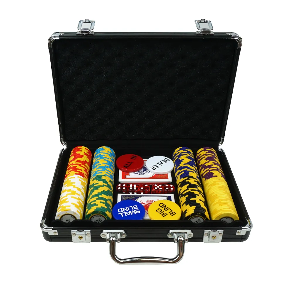 How Can a Clay Poker Chip Set Improve Your Poker Experience?