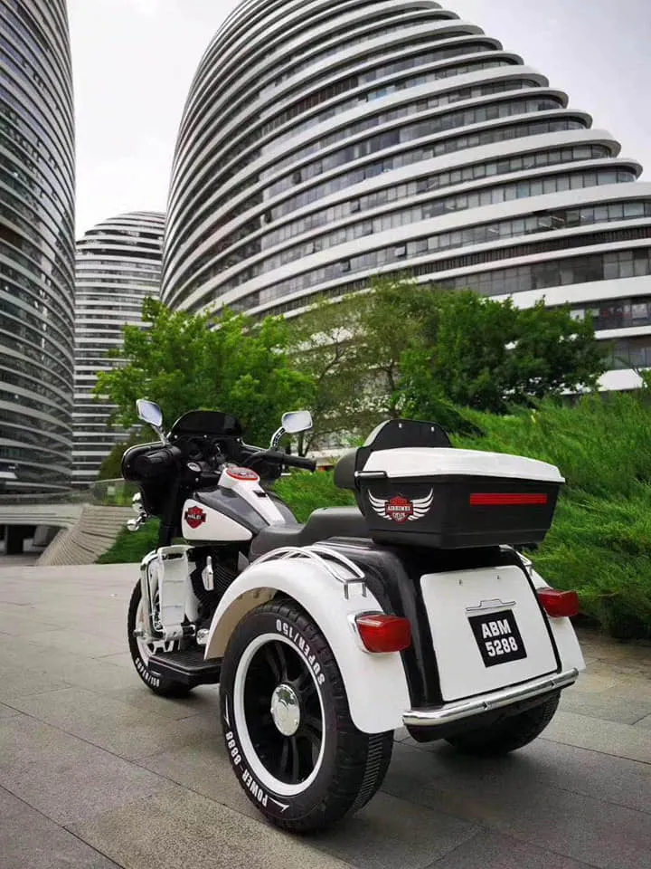 High Quality Popular for Kids to Drive/Bigger Size Harley Motor. 12V4.5ah Battery. Double 380 Engine. LED Light. Music USB Motorcycle 3 Wheels Cem-22